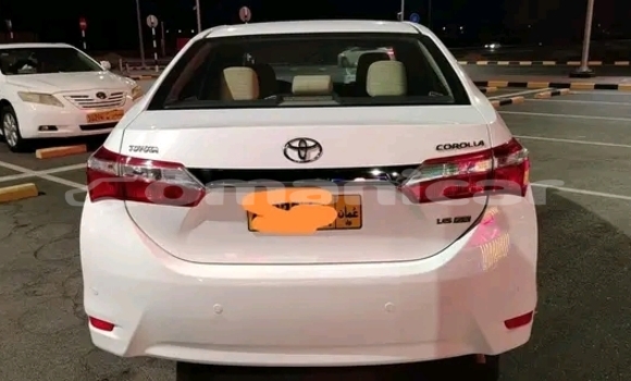 Buy Used Toyota Corolla White Car in Nizwa in ad-Dakhiliyah Buy Used Toyota Corolla White Car in Nizwa in ad-Dakhiliyah