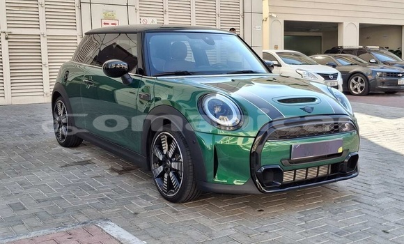 Buy Used MINI Cooper Green Car in Muscat in Masqat Buy Used MINI Cooper Green Car in Muscat in Masqat