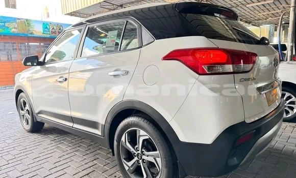 Buy Used Toyota RAV4 White Car in as–Suwayq in al-Batinah Buy Used Toyota RAV4 White Car in as–Suwayq in al-Batinah