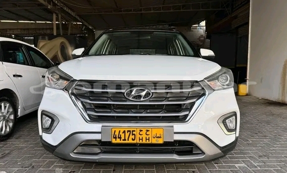 Buy Used Toyota RAV4 White Car in as–Suwayq in al-Batinah Buy Used Toyota RAV4 White Car in as–Suwayq in al-Batinah