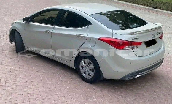 Buy Used Hyundai Santa Fe White Car in Barkah in al-Batinah Buy Used Hyundai Santa Fe White Car in Barkah in al-Batinah