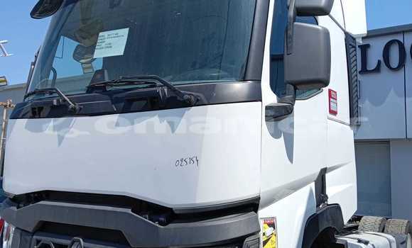 Buy Used Renault D55 White Truck in Saham in al-Batinah Buy Used Renault D55 White Truck in Saham in al-Batinah