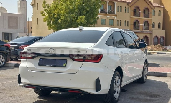 Buy Used Toyota Yaris White Car in Muscat in Masqat Buy Used Toyota Yaris White Car in Muscat in Masqat
