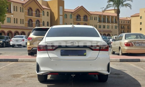 Buy Used Toyota Yaris White Car in Muscat in Masqat Buy Used Toyota Yaris White Car in Muscat in Masqat