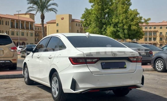 Buy Used Toyota Yaris White Car in Muscat in Masqat Buy Used Toyota Yaris White Car in Muscat in Masqat