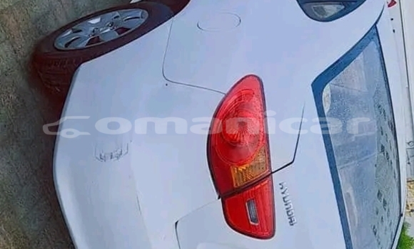 Buy Used Hyundai Elantra White Car in ar–Rustaq in al-Batinah Buy Used Hyundai Elantra White Car in ar–Rustaq in al-Batinah