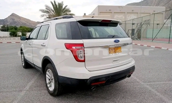 Buy Used Ford Explorer White Car in ar–Rustaq in al-Batinah Buy Used Ford Explorer White Car in ar–Rustaq in al-Batinah