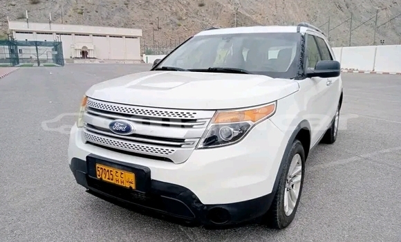 Buy Used Ford Explorer White Car in ar–Rustaq in al-Batinah Buy Used Ford Explorer White Car in ar–Rustaq in al-Batinah