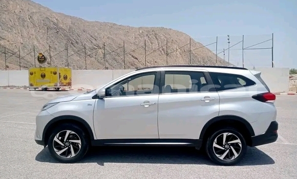 Buy Used Toyota Rush White Car in as–Sib in Masqat Buy Used Toyota Rush White Car in as–Sib in Masqat