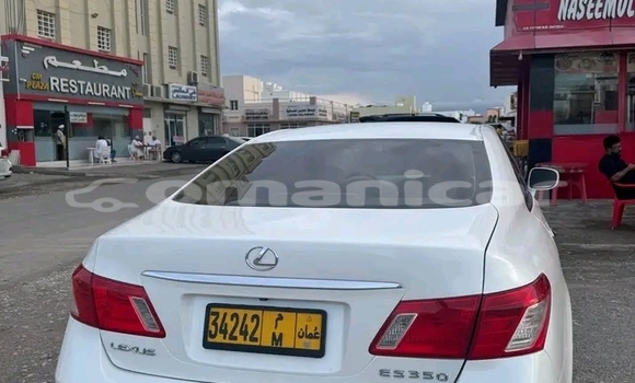 Buy Used Lexus ES 300 White Car in as–Sib in Masqat Buy Used Lexus ES 300 White Car in as–Sib in Masqat