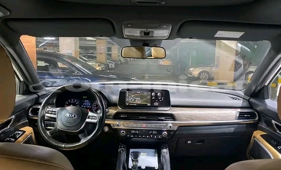 Buy Used Kia Towner White Car in Madinat Qabus in Masqat Buy Used Kia Towner White Car in Madinat Qabus in Masqat