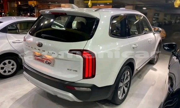 Buy Used Kia Towner White Car in Madinat Qabus in Masqat Buy Used Kia Towner White Car in Madinat Qabus in Masqat