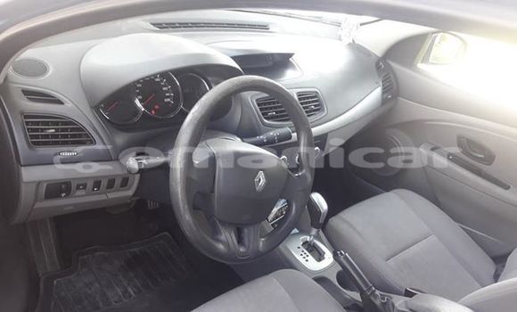 Buy Used Renault Fluence Blue Car in Ruwi in Masqat Buy Used Renault Fluence Blue Car in Ruwi in Masqat