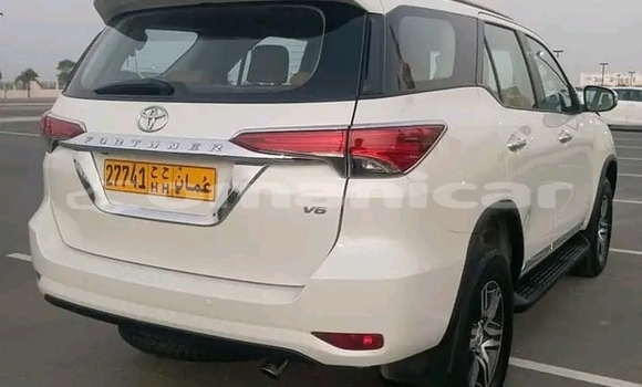 Buy Used Toyota Fortuner White Car in as–Sib in Masqat Buy Used Toyota Fortuner White Car in as–Sib in Masqat