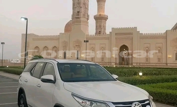 Buy Used Toyota Fortuner White Car in as–Sib in Masqat Buy Used Toyota Fortuner White Car in as–Sib in Masqat