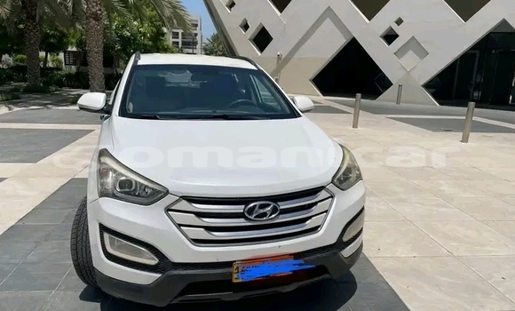 Buy Used Hyundai Santa Fe White Car in ar–Rustaq in al-Batinah Buy Used Hyundai Santa Fe White Car in ar–Rustaq in al-Batinah