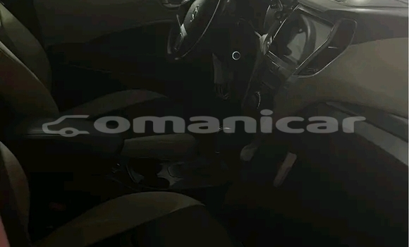 Buy Used Hyundai Santa Fe White Car in ar–Rustaq in al-Batinah Buy Used Hyundai Santa Fe White Car in ar–Rustaq in al-Batinah