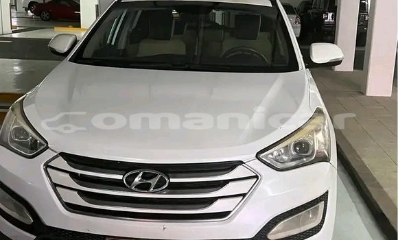 Buy Used Hyundai Santa Fe White Car in ar–Rustaq in al-Batinah Buy Used Hyundai Santa Fe White Car in ar–Rustaq in al-Batinah