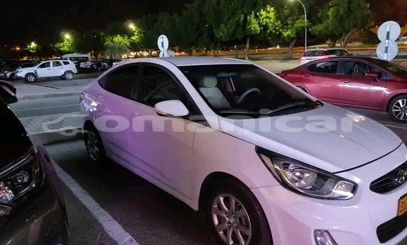 Buy Used Hyundai Accent White Car in Nizwa in ad-Dakhiliyah Buy Used Hyundai Accent White Car in Nizwa in ad-Dakhiliyah