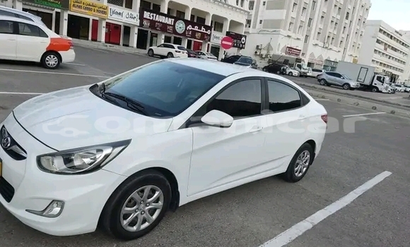 Buy Used Hyundai Accent White Car in Nizwa in ad-Dakhiliyah Buy Used Hyundai Accent White Car in Nizwa in ad-Dakhiliyah