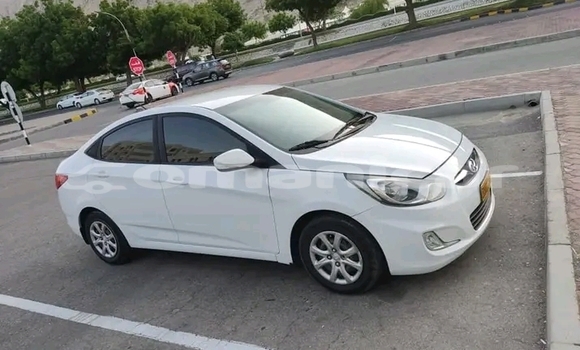 Buy Used Hyundai Accent White Car in Nizwa in ad-Dakhiliyah Buy Used Hyundai Accent White Car in Nizwa in ad-Dakhiliyah