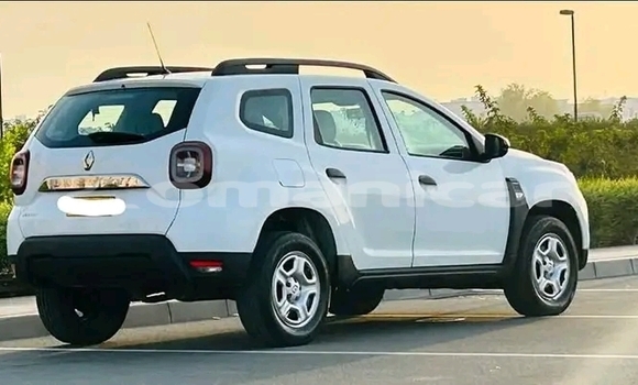 Buy Used Renault Duster White Car in al–Masna'ah in al-Batinah Buy Used Renault Duster White Car in al–Masna'ah in al-Batinah