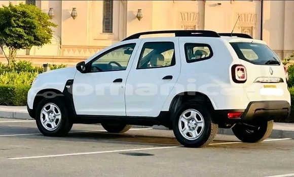 Buy Used Renault Duster White Car in al–Masna'ah in al-Batinah Buy Used Renault Duster White Car in al–Masna'ah in al-Batinah