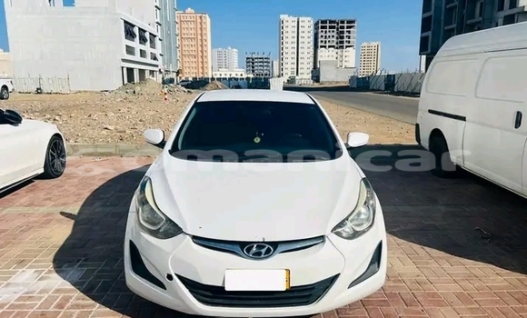 Buy Used Hyundai Elantra White Car in ar–Rustaq in al-Batinah Buy Used Hyundai Elantra White Car in ar–Rustaq in al-Batinah