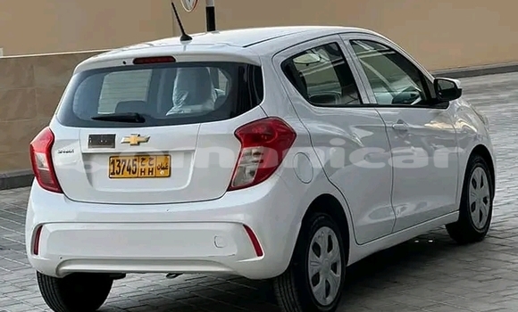 Buy Used Chevrolet Spark White Car in al–Mudaybi in ash-Sharqiyah Buy Used Chevrolet Spark White Car in al–Mudaybi in ash-Sharqiyah