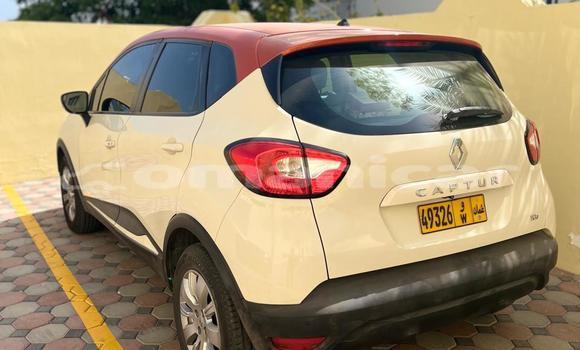 Buy Used Renault Captur Beige Car in Azaiba in Masqat