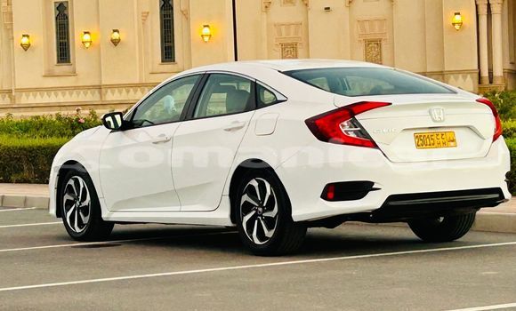 Buy Used Honda Civic White Car in Muscat in Masqat Buy Used Honda Civic White Car in Muscat in Masqat