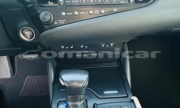 Buy Import Lexus ES White Car in Muscat in Masqat Buy Import Lexus ES White Car in Muscat in Masqat