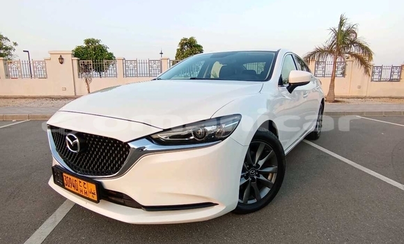 Buy Used Toyota Hilux White Car in Muscat in Masqat Buy Used Toyota Hilux White Car in Muscat in Masqat