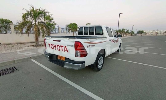 Buy Used Toyota Hilux White Car in Muscat in Masqat Buy Used Toyota Hilux White Car in Muscat in Masqat