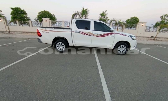 Buy Used Toyota Hilux White Car in Muscat in Masqat Buy Used Toyota Hilux White Car in Muscat in Masqat