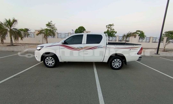 Buy Used Toyota Hilux White Car in Muscat in Masqat Buy Used Toyota Hilux White Car in Muscat in Masqat