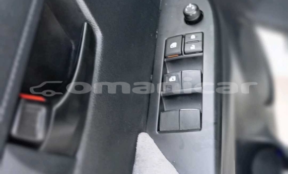 Buy Used Toyota Hilux White Car in Muscat in Masqat Buy Used Toyota Hilux White Car in Muscat in Masqat