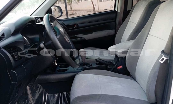 Buy Used Toyota Hilux White Car in Muscat in Masqat Buy Used Toyota Hilux White Car in Muscat in Masqat