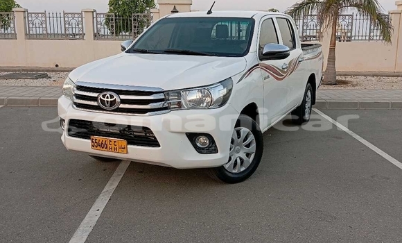 Buy Used Toyota Hilux White Car in Muscat in Masqat Buy Used Toyota Hilux White Car in Muscat in Masqat
