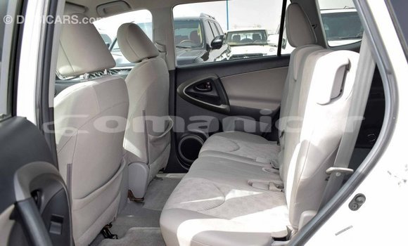 Buy Import Toyota 4Runner White Car in Import - Dubai in Dhufar Buy Import Toyota 4Runner White Car in Import - Dubai in Dhufar