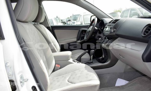 Buy Import Toyota 4Runner White Car in Import - Dubai in Dhufar Buy Import Toyota 4Runner White Car in Import - Dubai in Dhufar