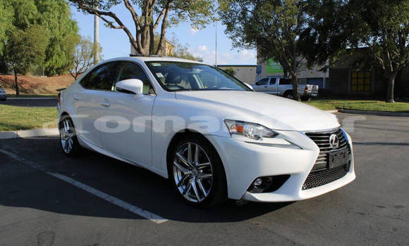 Buy Used Lexus IS White Car in Muscat in Masqat Buy Used Lexus IS White Car in Muscat in Masqat