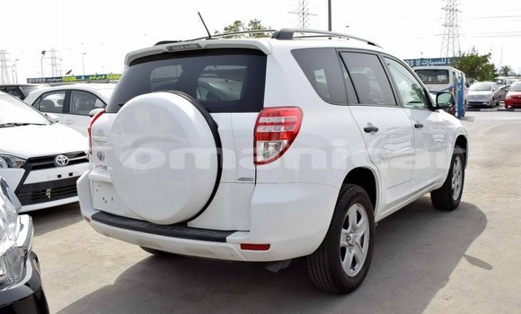 Buy Import Toyota 4Runner White Car in Import - Dubai in Dhufar Buy Import Toyota 4Runner White Car in Import - Dubai in Dhufar