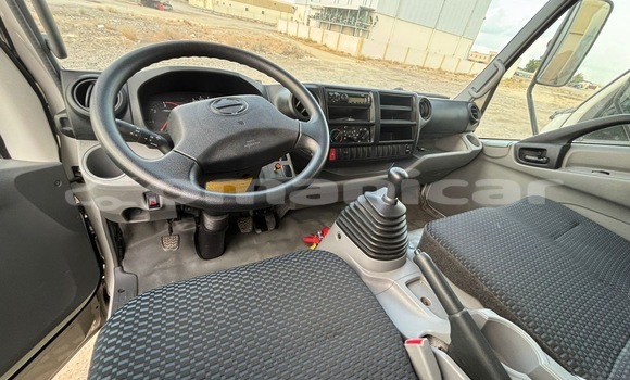 Buy Used Hino 300 Series White Truck in Suhar in al-Batinah Buy Used Hino 300 Series White Truck in Suhar in al-Batinah