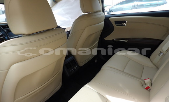 Buy Used Toyota Avalon White Car in Masqat in Masqat Buy Used Toyota Avalon White Car in Masqat in Masqat