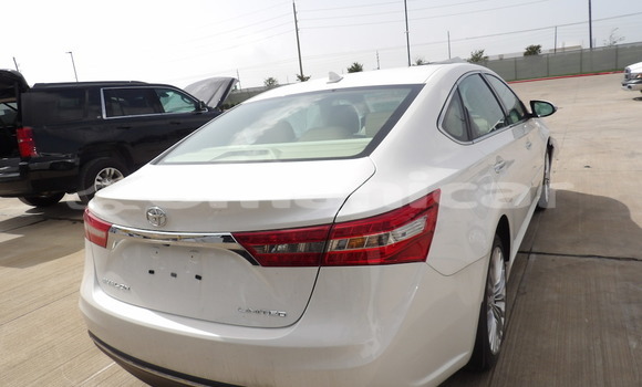 Buy Used Toyota Avalon White Car in Masqat in Masqat Buy Used Toyota Avalon White Car in Masqat in Masqat