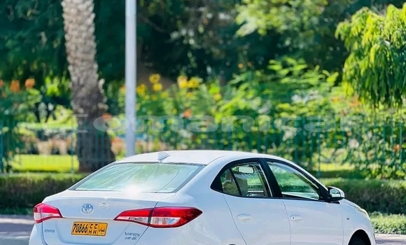 Buy Used Toyota Yaris White Car in as–Suwayq in al-Batinah Buy Used Toyota Yaris White Car in as–Suwayq in al-Batinah