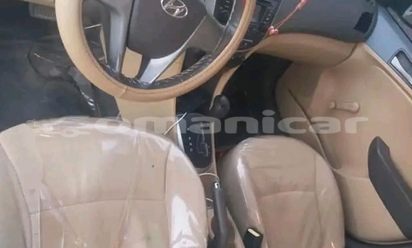 Buy Used Toyota RAV4 White Car in as–Suwayq in al-Batinah Buy Used Toyota RAV4 White Car in as–Suwayq in al-Batinah