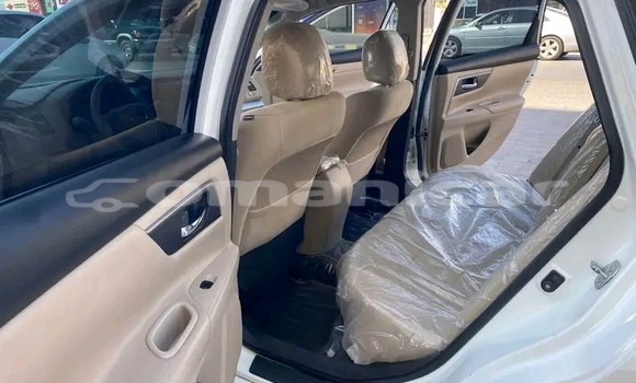 Buy Used Toyota Auris White Car in as–Suwayq in al-Batinah Buy Used Toyota Auris White Car in as–Suwayq in al-Batinah