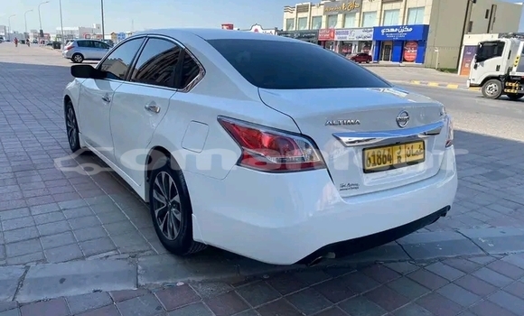 Buy Used Toyota Auris White Car in as–Suwayq in al-Batinah Buy Used Toyota Auris White Car in as–Suwayq in al-Batinah